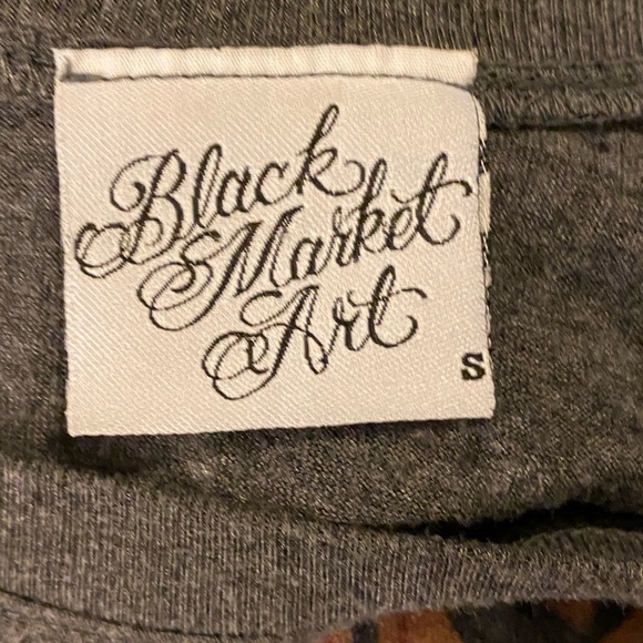🔝BLACK MARKET ART TOP 🔝 - Picture 3 of 3